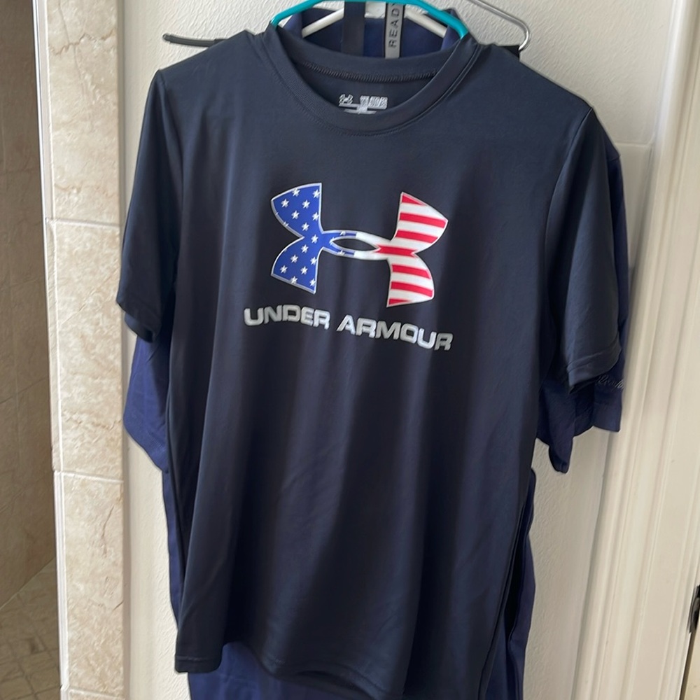 Under Armour youth YXL t-shit